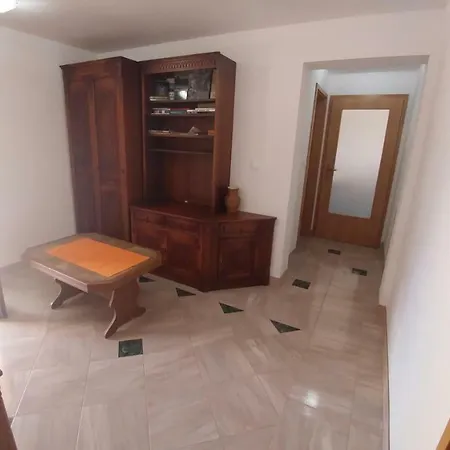 Apartmaji Katrc *